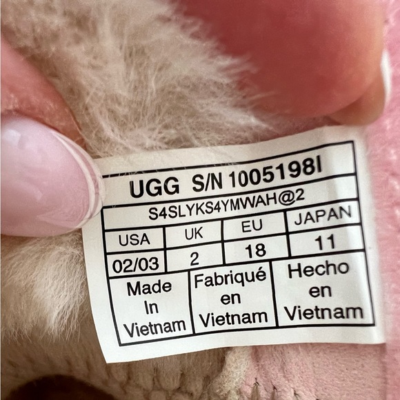 UGG Baby booties - pink - like new - Picture 3 of 7